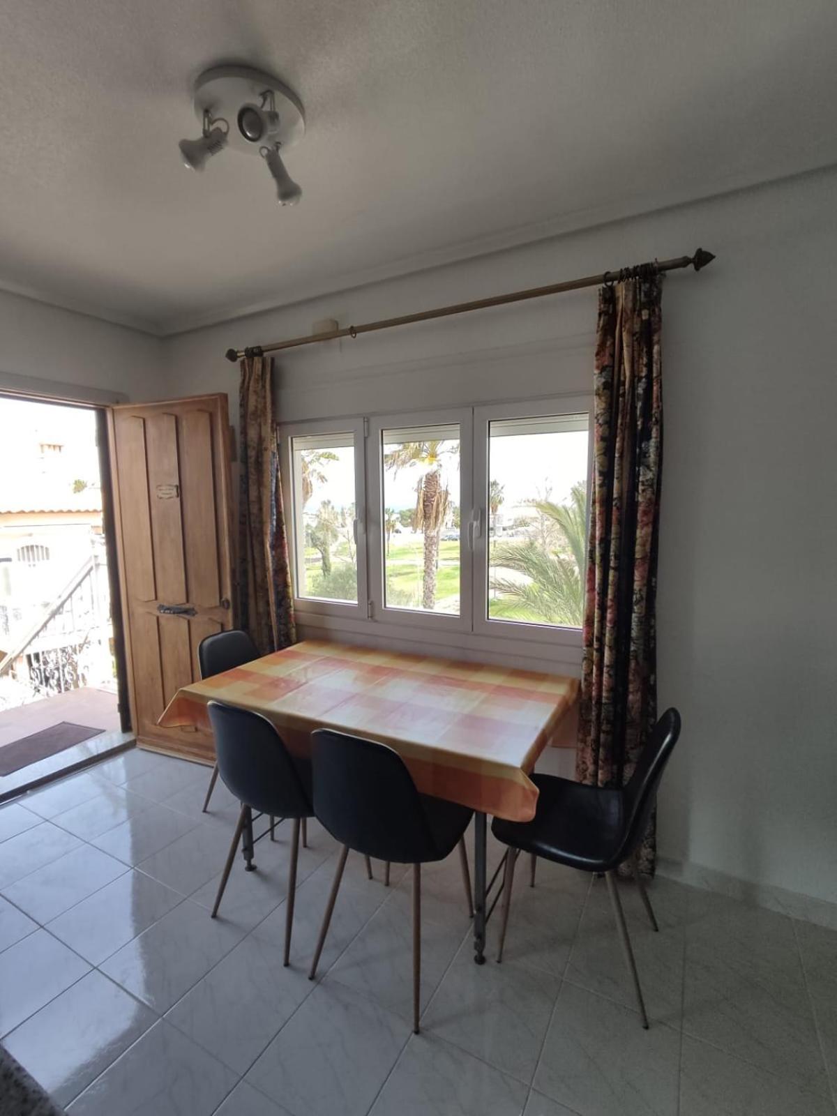 Schoenes Ruhiges Rooftop Apartment Mit Grosser Dachterrasse Торевиеха Екстериор снимка