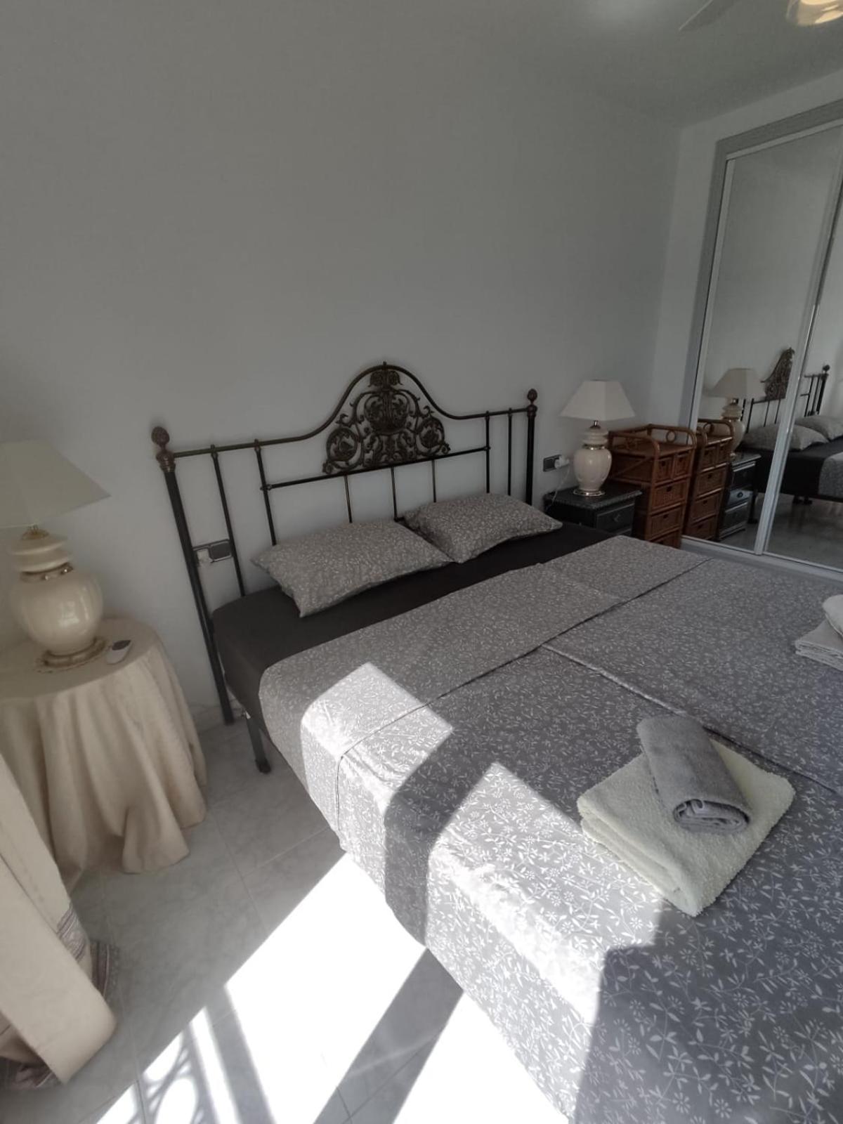 Schoenes Ruhiges Rooftop Apartment Mit Grosser Dachterrasse Торевиеха Екстериор снимка