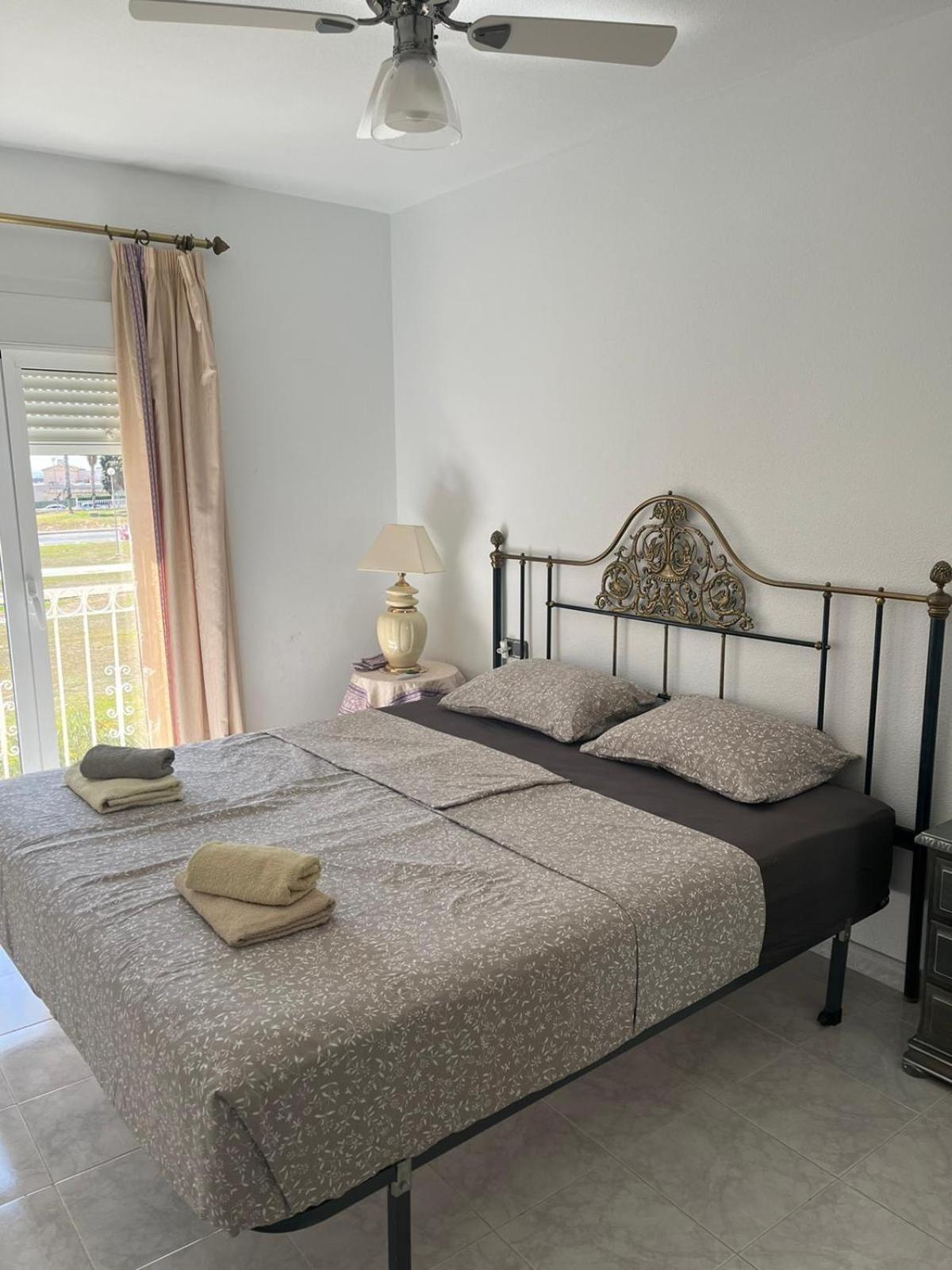 Schoenes Ruhiges Rooftop Apartment Mit Grosser Dachterrasse Торевиеха Екстериор снимка