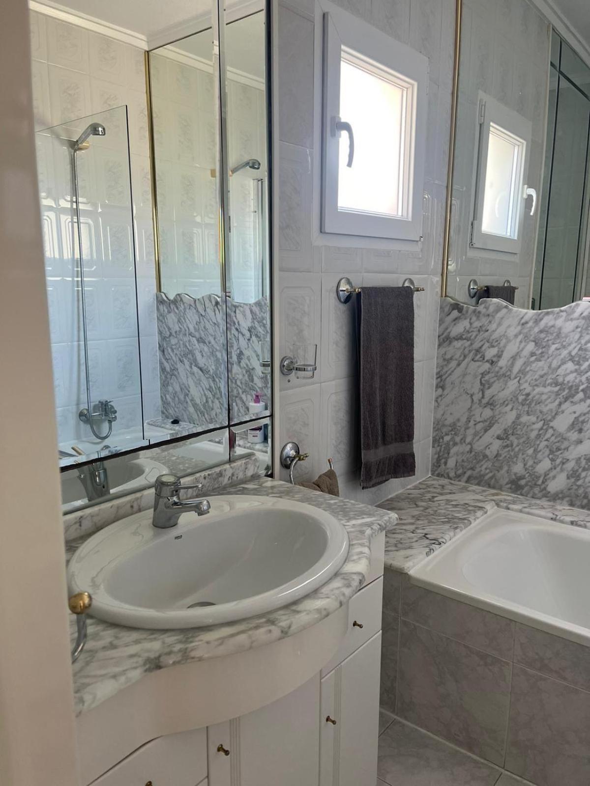 Schoenes Ruhiges Rooftop Apartment Mit Grosser Dachterrasse Торевиеха Екстериор снимка