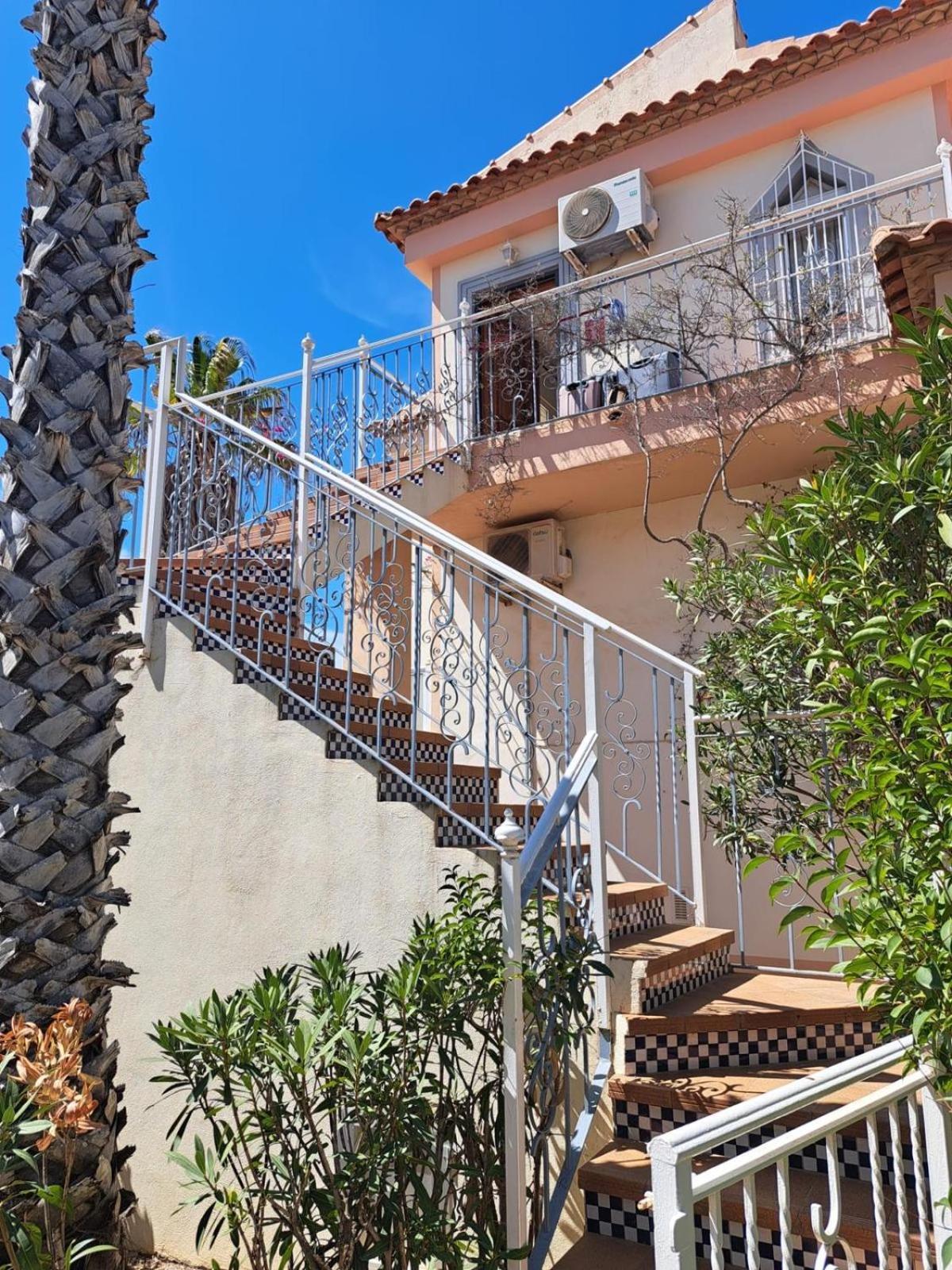 Schoenes Ruhiges Rooftop Apartment Mit Grosser Dachterrasse Торевиеха Екстериор снимка